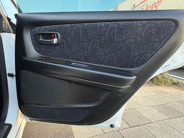 チェイサー ツアラーV 純正5速MT 1JZターボ 後期型 純正フルエアロ サンルーフ TEIN車高調 BBS18AW フジツボマフラー ナルディハンドル Defi追加メーター KENWOODナビ フルセグTV Bモニター(55枚目)