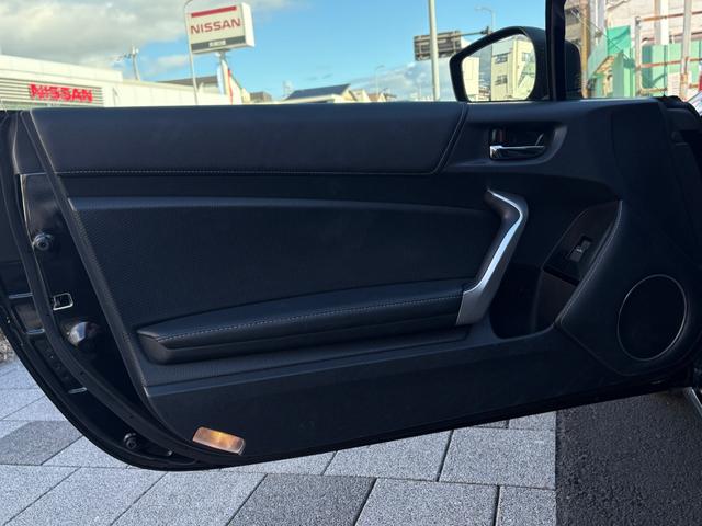 86 GT 後期型 モデリスタリアスポ クルコン 純正17AW パドルシフト LEDヘッドライト フォグランプ 純正SDナビ フルセグTV Bモニター ETC スマートキー(51枚目)