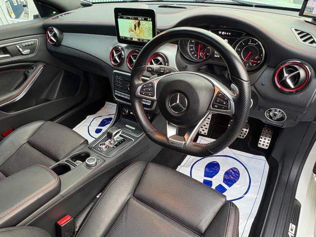 ＣＬＡクラス シューティングブレーク ＣＬＡ４５　４マチック　シューティングブレーク　パノラミックスライディングルーフ　ＶＩＰＥＲセキュリティ　レーダーセーフティＰＫＧ　１２色アンビエントライト　レッドキャリパー　純正ナビ　フルセグＴＶ　Ｂモニター　カープレイ　リア５面フィルム貼（3枚目）