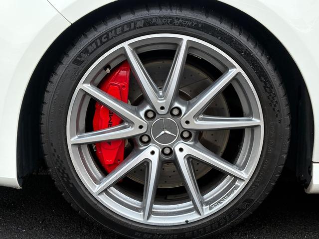 ＣＬＡクラス シューティングブレーク ＣＬＡ４５　４マチック　シューティングブレーク　パノラミックスライディングルーフ　ＶＩＰＥＲセキュリティ　レーダーセーフティＰＫＧ　１２色アンビエントライト　レッドキャリパー　純正ナビ　フルセグＴＶ　Ｂモニター　カープレイ　リア５面フィルム貼（40枚目）