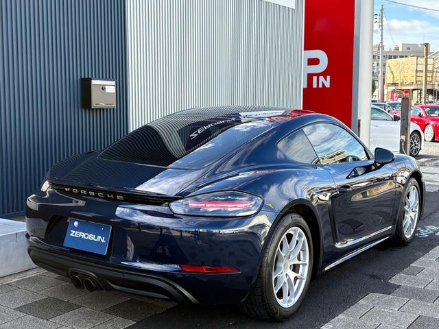 ７１８ケイマン ７１８ケイマン　６速ＭＴ　アゲートグレーインテリア　スポーツエグゾースト　禁煙車　右ハンドル　ハーフレザーシート　ＰＣＭナビ　カープレイ　Ｂモニター　ＥＴＣ　デュアルエキゾーストパイプ　バイキセノンヘッド（2枚目）