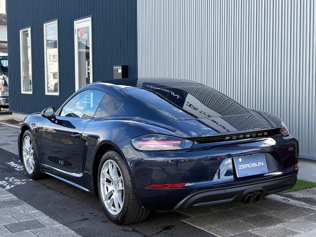 ７１８ケイマン ７１８ケイマン　６速ＭＴ　アゲートグレーインテリア　スポーツエグゾースト　禁煙車　右ハンドル　ハーフレザーシート　ＰＣＭナビ　カープレイ　Ｂモニター　ＥＴＣ　デュアルエキゾーストパイプ　バイキセノンヘッド（24枚目）