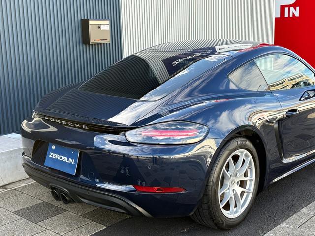 ７１８ケイマン ７１８ケイマン　６速ＭＴ　アゲートグレーインテリア　スポーツエグゾースト　禁煙車　右ハンドル　ハーフレザーシート　ＰＣＭナビ　カープレイ　Ｂモニター　ＥＴＣ　デュアルエキゾーストパイプ　バイキセノンヘッド（29枚目）