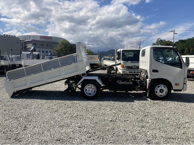 日野 デュトロ