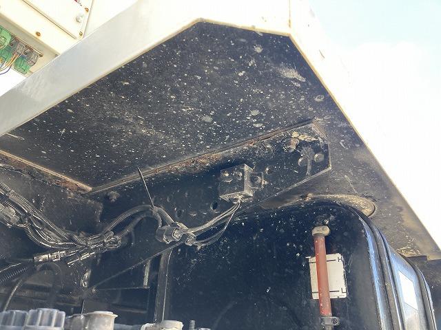 エルフトラック ・アイチＳＳ１２・高所作業車・６ＭＴ・電工バケット　・坂道発進補助装置・電格ミラー・キーレス・メッキパーツ（19枚目）