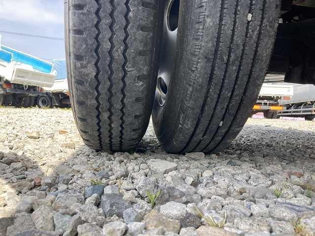 デュトロ ・３ｔ積・５ＭＴ・平ボディ・３ペダル・坂道発進補助装置　・電格ミラー・ＥＴＣ・荷台鉄板張り・ロープ穴３対・荷台架装物（取外し式）・ゲートチェーン・荷台内寸　Ｌ３１１３　Ｗ１７９８　Ｈ３７６（35枚目）