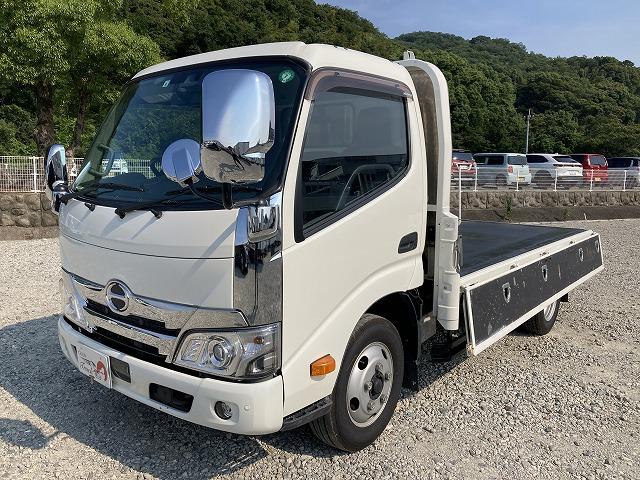 デュトロ ３ｔ積・標準セミロング・６ＭＴ・平・ＬＥＤライト　荷台鉄板張り・プリクラッシュブレーキ・レーンディパーチャーアラート・クリアランスソナー・電格ミラー・メッキパーツ・ステアリングスイッチ・ＥＴＣ・ロープ穴４対・ミラー型バックモニター（10枚目）