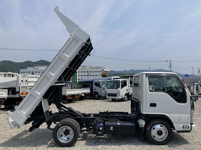 エルフトラック ２ｔ積・ダンプ・コボレーン付・５ｔ未満・５ＭＴ　極東製　ＤＤ０２強化ダンプ・プリクラッシュ・レーンディパーチャーアラート・メッキパーツ・スタートアシスト・エコノモードスイッチ・キーレス・荷台内寸　Ｌ３０４９　Ｗ１５９８　　Ｈ３２８（5枚目）