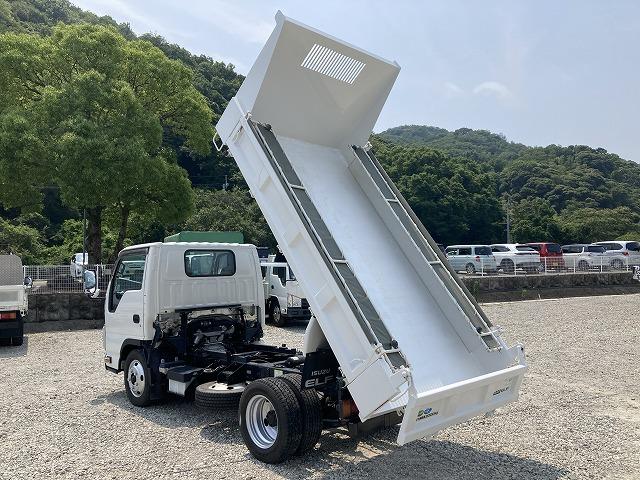 エルフトラック ２ｔ積・ダンプ・コボレーン付・５ｔ未満・５ＭＴ　極東製　ＤＤ０２強化ダンプ・プリクラッシュ・レーンディパーチャーアラート・メッキパーツ・スタートアシスト・エコノモードスイッチ・キーレス・荷台内寸　Ｌ３０４９　Ｗ１５９８　　Ｈ３２８（6枚目）