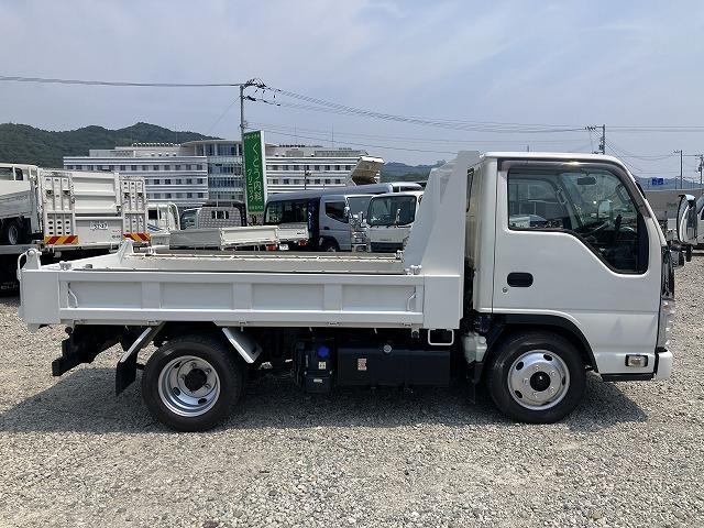 エルフトラック ２ｔ積・ダンプ・コボレーン付・５ｔ未満・５ＭＴ　極東製　ＤＤ０２強化ダンプ・プリクラッシュ・レーンディパーチャーアラート・メッキパーツ・スタートアシスト・エコノモードスイッチ・キーレス・荷台内寸　Ｌ３０４９　Ｗ１５９８　　Ｈ３２８（11枚目）