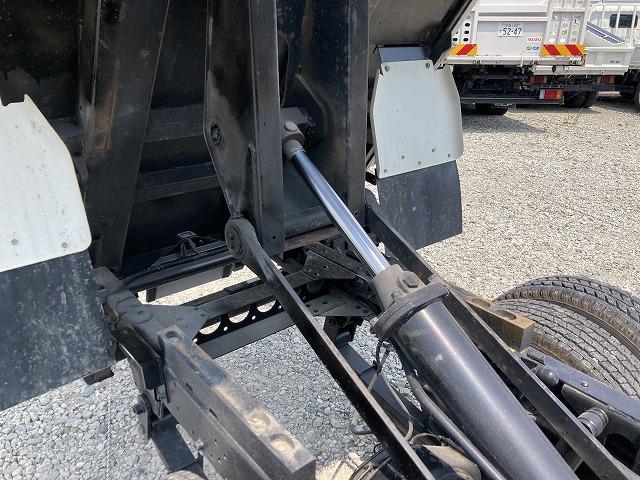 エルフトラック ２ｔ積・ダンプ・コボレーン付・５ｔ未満・５ＭＴ　極東製　ＤＤ０２強化ダンプ・プリクラッシュ・レーンディパーチャーアラート・メッキパーツ・スタートアシスト・エコノモードスイッチ・キーレス・荷台内寸　Ｌ３０４９　Ｗ１５９８　　Ｈ３２８（26枚目）