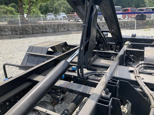 キャンター ３．２５ｔ積・積載車・ラジコン・フラトップゼロ・ＡＴ　イクリプスナビ　メッキパーツ　キーレス　プリクラッシュセーフティ　レーンディパーチャーアラート　電格ミラ（13枚目）
