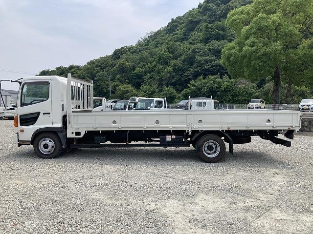 ヒノレンジャー ６２ボディ・平・６ＭＴ・４．１ｔ積　３ペダル　サポートゲート　ロープ穴４対　ＥＴＣ　荷台内寸　Ｌ６２２１　Ｗ２１４６　Ｈ４０３（4枚目）