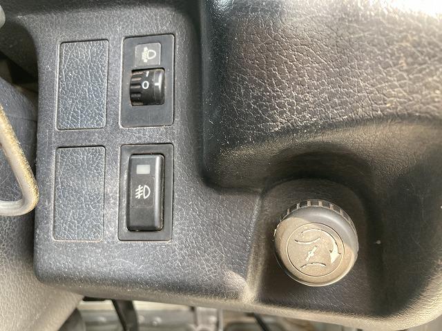 ヒノレンジャー ６２ボディ・平・６ＭＴ・４．１ｔ積　３ペダル　サポートゲート　ロープ穴４対　ＥＴＣ　荷台内寸　Ｌ６２２１　Ｗ２１４６　Ｈ４０３（36枚目）