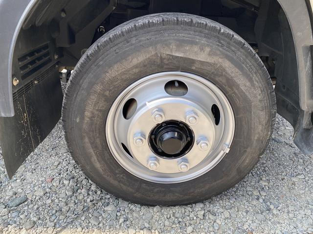 フォワード ３．２５ｔ積・深ダンプ・６ＭＴ　・３．２５ｔ積・深ダンプ・６ＭＴ・新明和製ＤＲ４・坂道発進補助装置・メッキパーツ・電格ミラー・キーレス・荷台内寸　Ｌ３４０８　Ｗ２１０８　Ｈ１２０１（32枚目）
