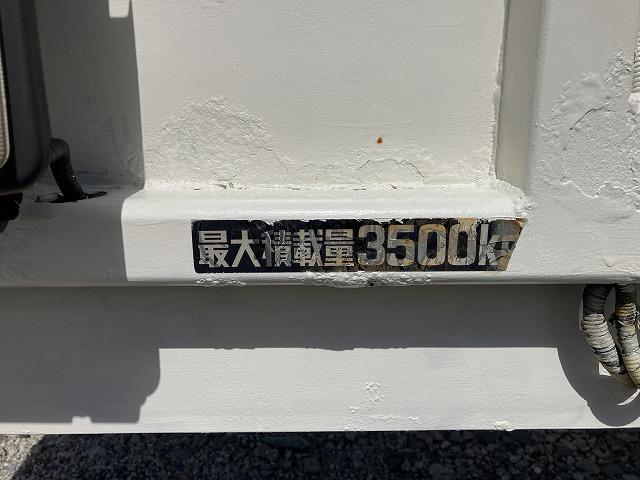 デュトロ ２台積・キャリアカー・花見台・６ＭＴ・３．５ｔ積　２台積・キャリアカー・花見台・６ＭＴ・３．５ｔ積・メッキパーツ・ウィンチ付・坂道発進補助装置・エコモードスイッチ・カラーバックモニター・ＥＴＣ（26枚目）
