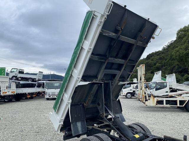 エルフトラック ３ｔ積・ダンプ・コボレーン付・６ＭＴ　３ｔ積・ダンプ・コボレーン付・６ＭＴ・メッキパーツ・中間ピン・坂道発進補助装置・強化プロテクター・キーレス・ＥＴＣ・新明和ＤＲ２・荷台内寸　Ｌ３０５５　Ｗ１５９５　Ｈ３７０（31枚目）