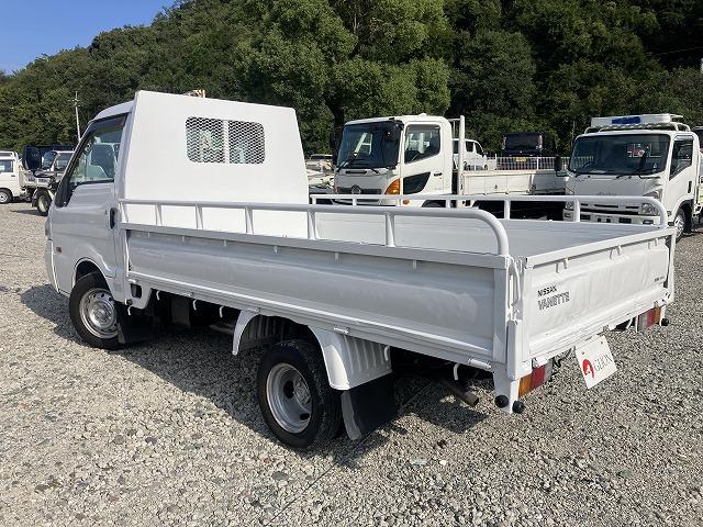 バネットトラック １ｔ積・荷台鉄板張り・５ＭＴ・平ボディ・三方開　１ｔ積・荷台鉄板張り・５ＭＴ・平ボディ・三方開・荷台鉄板張り・アオリランカン・鳥居鉄板張り・３ペダル・ゲートチェーン・荷台内寸　Ｌ２７４８　Ｗ１６０９　Ｈ３４０（8枚目）
