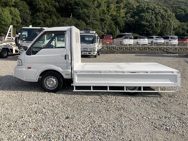 バネットトラック １ｔ積・荷台鉄板張り・５ＭＴ・平ボディ・三方開　１ｔ積・荷台鉄板張り・５ＭＴ・平ボディ・三方開・荷台鉄板張り・アオリランカン・鳥居鉄板張り・３ペダル・ゲートチェーン・荷台内寸　Ｌ２７４８　Ｗ１６０９　Ｈ３４０（11枚目）