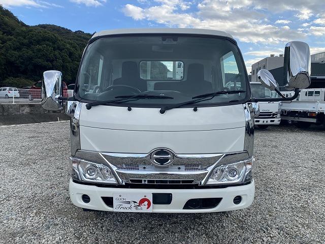 デュトロ １．９５ｔ積・垂直パワーゲート・標準ロング・６ＭＴ・荷台鉄板　１．９５ｔ積・極東製垂直パワーゲート・Ｖ６０１Ｂ－１ＭＲＴ２・標準ロング・６ＭＴ・荷台鉄板・プリクラ・レーンディパーチャーアラート・クラリオンナビ・坂道発進補助装置・電格ミラー・ＥＴＣ・サポートゲート（3枚目）