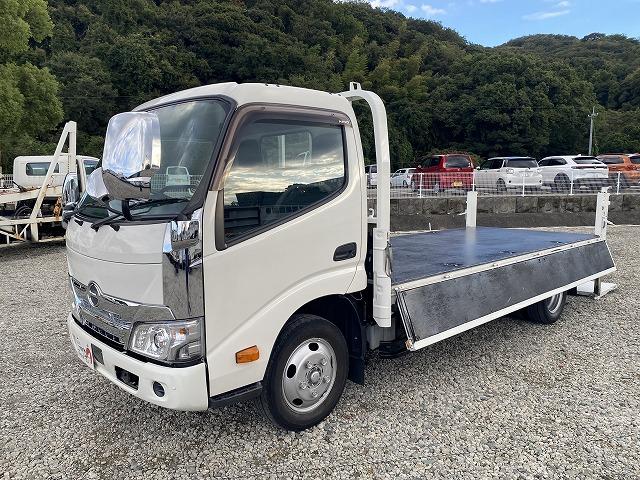 デュトロ １．９５ｔ積・垂直パワーゲート・標準ロング・６ＭＴ・荷台鉄板　１．９５ｔ積・極東製垂直パワーゲート・Ｖ６０１Ｂ－１ＭＲＴ２・標準ロング・６ＭＴ・荷台鉄板・プリクラ・レーンディパーチャーアラート・クラリオンナビ・坂道発進補助装置・電格ミラー・ＥＴＣ・サポートゲート（9枚目）