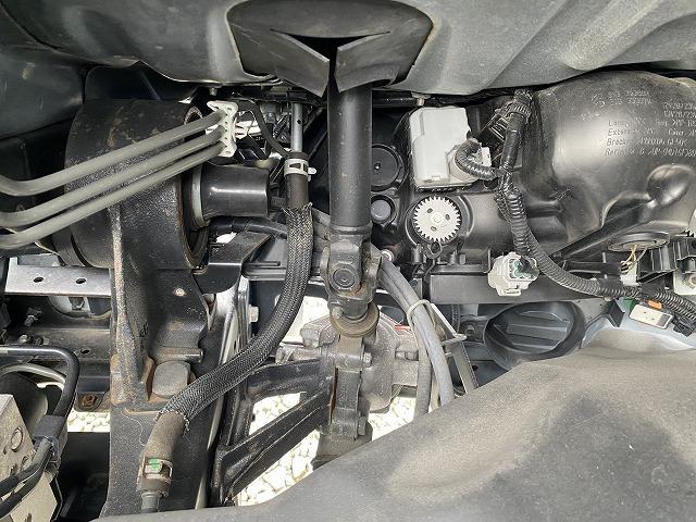 デュトロ １．９５ｔ積・垂直パワーゲート・標準ロング・６ＭＴ・荷台鉄板　１．９５ｔ積・極東製垂直パワーゲート・Ｖ６０１Ｂ－１ＭＲＴ２・標準ロング・６ＭＴ・荷台鉄板・プリクラ・レーンディパーチャーアラート・クラリオンナビ・坂道発進補助装置・電格ミラー・ＥＴＣ・サポートゲート（19枚目）