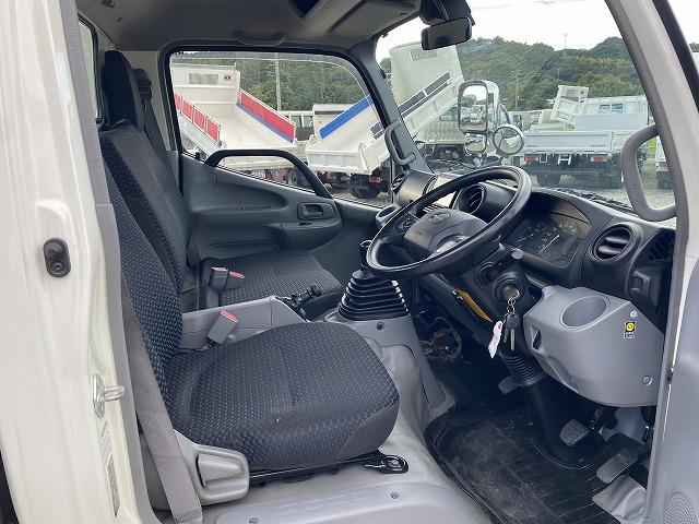 デュトロ １．９５ｔ積・垂直パワーゲート・標準ロング・６ＭＴ・荷台鉄板　１．９５ｔ積・極東製垂直パワーゲート・Ｖ６０１Ｂ－１ＭＲＴ２・標準ロング・６ＭＴ・荷台鉄板・プリクラ・レーンディパーチャーアラート・クラリオンナビ・坂道発進補助装置・電格ミラー・ＥＴＣ・サポートゲート（29枚目）