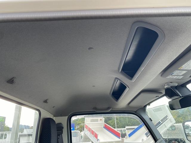 デュトロ １．９５ｔ積・垂直パワーゲート・標準ロング・６ＭＴ・荷台鉄板　１．９５ｔ積・極東製垂直パワーゲート・Ｖ６０１Ｂ－１ＭＲＴ２・標準ロング・６ＭＴ・荷台鉄板・プリクラ・レーンディパーチャーアラート・クラリオンナビ・坂道発進補助装置・電格ミラー・ＥＴＣ・サポートゲート（35枚目）
