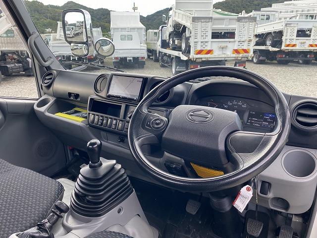 デュトロ １．９５ｔ積・垂直パワーゲート・標準ロング・６ＭＴ・荷台鉄板　１．９５ｔ積・極東製垂直パワーゲート・Ｖ６０１Ｂ－１ＭＲＴ２・標準ロング・６ＭＴ・荷台鉄板・プリクラ・レーンディパーチャーアラート・クラリオンナビ・坂道発進補助装置・電格ミラー・ＥＴＣ・サポートゲート（36枚目）
