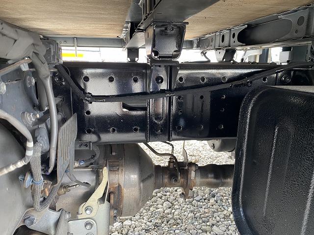 デュトロ １．９５ｔ積・垂直パワーゲート・標準ロング・６ＭＴ・荷台鉄板　１．９５ｔ積・極東製垂直パワーゲート・Ｖ６０１Ｂ－１ＭＲＴ２・標準ロング・６ＭＴ・荷台鉄板・プリクラ・レーンディパーチャーアラート・クラリオンナビ・坂道発進補助装置・電格ミラー・ＥＴＣ・サポートゲート（39枚目）