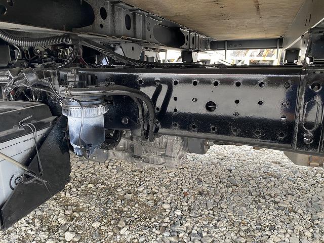 デュトロ １．９５ｔ積・垂直パワーゲート・標準ロング・６ＭＴ・荷台鉄板　１．９５ｔ積・極東製垂直パワーゲート・Ｖ６０１Ｂ－１ＭＲＴ２・標準ロング・６ＭＴ・荷台鉄板・プリクラ・レーンディパーチャーアラート・クラリオンナビ・坂道発進補助装置・電格ミラー・ＥＴＣ・サポートゲート（45枚目）