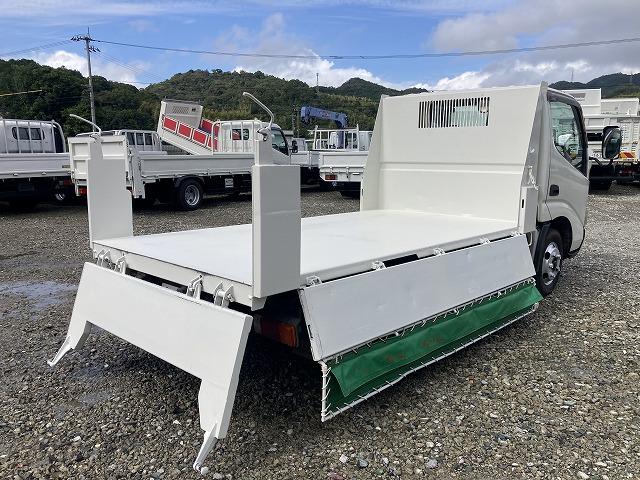 ダイナトラック ２ｔ積・全低床・強化ダンプ・コボレーン・中間ピン・５ＭＴ　２ｔ積　全低床　極東製強化ダンプ　ＤＤ０２－３１　コボレーン　中間ピン　５ＭＴ　坂道発進補助装置　リアダム式　メッキパーツ　荷台内寸　Ｌ３０５９　Ｗ１６０２　Ｈ３３０（15枚目）