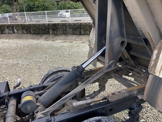 ダイナトラック ２ｔ積・全低床・強化ダンプ・コボレーン・中間ピン・５ＭＴ　２ｔ積　全低床　極東製強化ダンプ　ＤＤ０２－３１　コボレーン　中間ピン　５ＭＴ　坂道発進補助装置　リアダム式　メッキパーツ　荷台内寸　Ｌ３０５９　Ｗ１６０２　Ｈ３３０（30枚目）