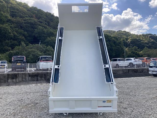 デュトロ 3t積・全低床・強化ダンプ・5MT・コボレーン ・3t積・全低床・極東製強化ダンプ・DD02-31・5MT・コボレーン・メッキパーツ・エコモードスイッチ・荷台内寸 L3052 W1587 H372(7枚目)