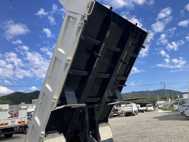 デュトロ 3t積・全低床・強化ダンプ・5MT・コボレーン ・3t積・全低床・極東製強化ダンプ・DD02-31・5MT・コボレーン・メッキパーツ・エコモードスイッチ・荷台内寸 L3052 W1587 H372(32枚目)