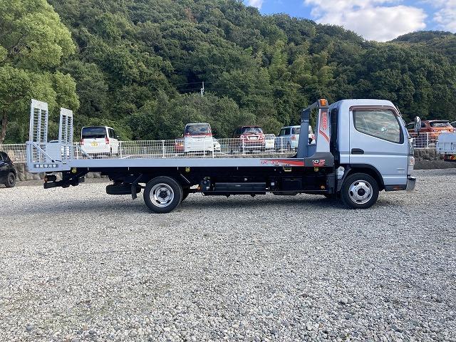 キャンター ２．６ｔ積・積載車・ラジコン・カスタム・５ＭＴ　２．６ｔ積・積載車・ラジコン・カスタム・ＮＥ０５（同年式）・メッキパーツ・ミツビシナビ・ＥＴＣ・ウィンチ・車検８年１０月まで・荷台内寸　Ｌ５７１０　Ｗ２０６０（5枚目）