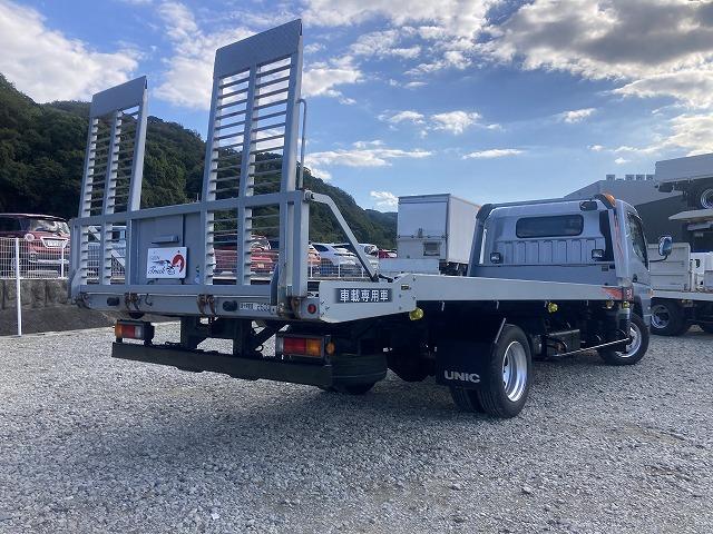 キャンター ２．６ｔ積・積載車・ラジコン・カスタム・５ＭＴ　２．６ｔ積・積載車・ラジコン・カスタム・ＮＥ０５（同年式）・メッキパーツ・ミツビシナビ・ＥＴＣ・ウィンチ・車検８年１０月まで・荷台内寸　Ｌ５７１０　Ｗ２０６０（8枚目）