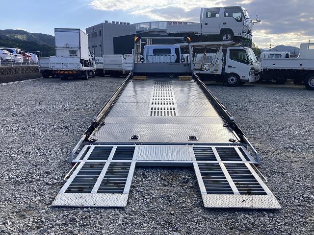 キャンター ２．６ｔ積・積載車・ラジコン・カスタム・５ＭＴ　２．６ｔ積・積載車・ラジコン・カスタム・ＮＥ０５（同年式）・メッキパーツ・ミツビシナビ・ＥＴＣ・ウィンチ・車検８年１０月まで・荷台内寸　Ｌ５７１０　Ｗ２０６０（14枚目）