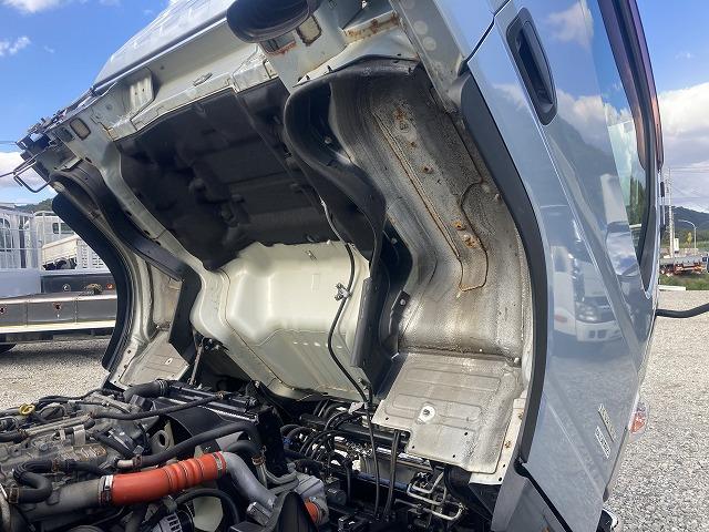 キャンター ２．６ｔ積・積載車・ラジコン・カスタム・５ＭＴ　２．６ｔ積・積載車・ラジコン・カスタム・ＮＥ０５（同年式）・メッキパーツ・ミツビシナビ・ＥＴＣ・ウィンチ・車検８年１０月まで・荷台内寸　Ｌ５７１０　Ｗ２０６０（16枚目）