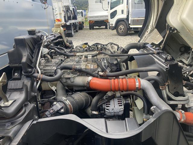 キャンター ２．６ｔ積・積載車・ラジコン・カスタム・５ＭＴ　２．６ｔ積・積載車・ラジコン・カスタム・ＮＥ０５（同年式）・メッキパーツ・ミツビシナビ・ＥＴＣ・ウィンチ・車検８年１０月まで・荷台内寸　Ｌ５７１０　Ｗ２０６０（23枚目）