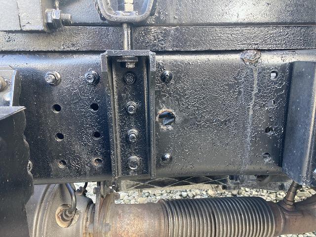 キャンター ２．６ｔ積・積載車・ラジコン・カスタム・５ＭＴ　２．６ｔ積・積載車・ラジコン・カスタム・ＮＥ０５（同年式）・メッキパーツ・ミツビシナビ・ＥＴＣ・ウィンチ・車検８年１０月まで・荷台内寸　Ｌ５７１０　Ｗ２０６０（29枚目）