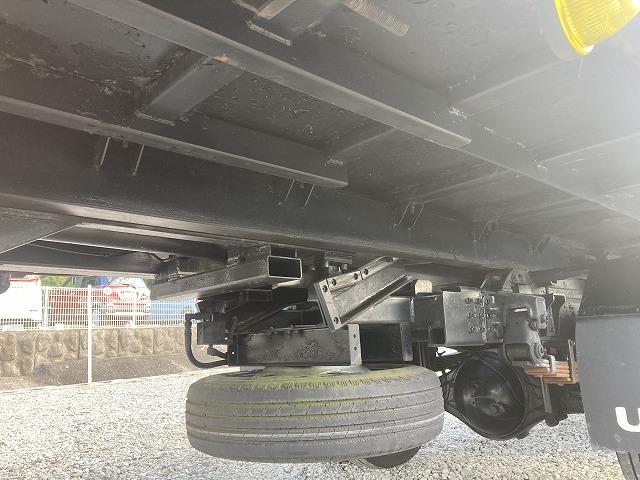 キャンター ２．６ｔ積・積載車・ラジコン・カスタム・５ＭＴ　２．６ｔ積・積載車・ラジコン・カスタム・ＮＥ０５（同年式）・メッキパーツ・ミツビシナビ・ＥＴＣ・ウィンチ・車検８年１０月まで・荷台内寸　Ｌ５７１０　Ｗ２０６０（32枚目）