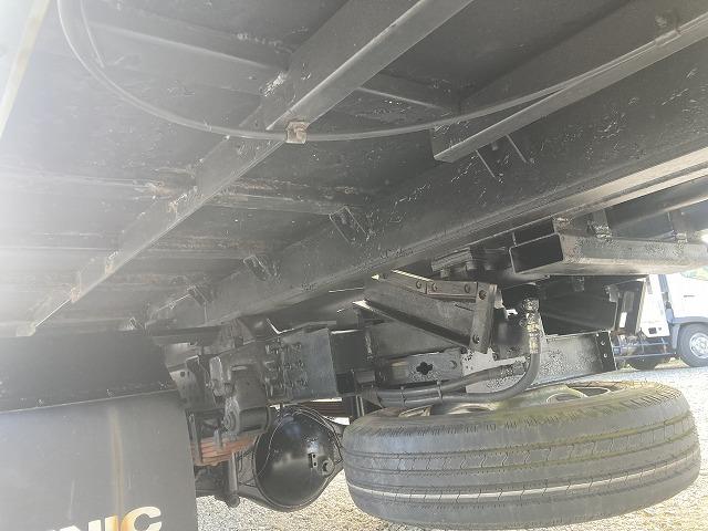 キャンター ２．６ｔ積・積載車・ラジコン・カスタム・５ＭＴ　２．６ｔ積・積載車・ラジコン・カスタム・ＮＥ０５（同年式）・メッキパーツ・ミツビシナビ・ＥＴＣ・ウィンチ・車検８年１０月まで・荷台内寸　Ｌ５７１０　Ｗ２０６０（33枚目）