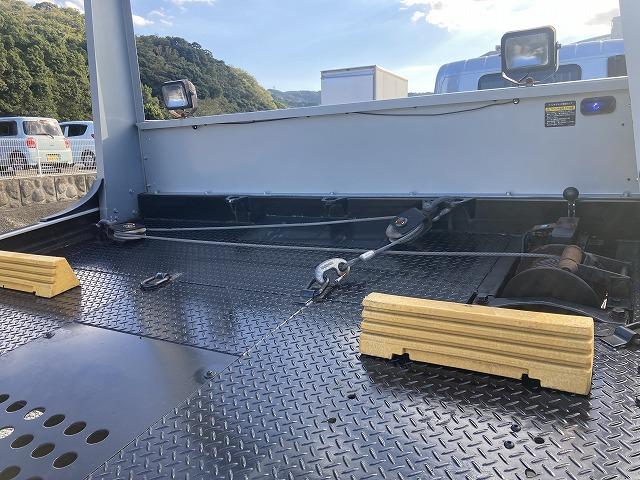 キャンター ２．６ｔ積・積載車・ラジコン・カスタム・５ＭＴ　２．６ｔ積・積載車・ラジコン・カスタム・ＮＥ０５（同年式）・メッキパーツ・ミツビシナビ・ＥＴＣ・ウィンチ・車検８年１０月まで・荷台内寸　Ｌ５７１０　Ｗ２０６０（34枚目）