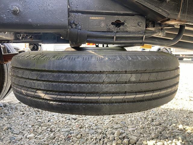 キャンター ２．６ｔ積・積載車・ラジコン・カスタム・５ＭＴ　２．６ｔ積・積載車・ラジコン・カスタム・ＮＥ０５（同年式）・メッキパーツ・ミツビシナビ・ＥＴＣ・ウィンチ・車検８年１０月まで・荷台内寸　Ｌ５７１０　Ｗ２０６０（38枚目）