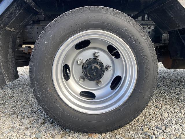 キャンター ２．６ｔ積・積載車・ラジコン・カスタム・５ＭＴ　２．６ｔ積・積載車・ラジコン・カスタム・ＮＥ０５（同年式）・メッキパーツ・ミツビシナビ・ＥＴＣ・ウィンチ・車検８年１０月まで・荷台内寸　Ｌ５７１０　Ｗ２０６０（40枚目）