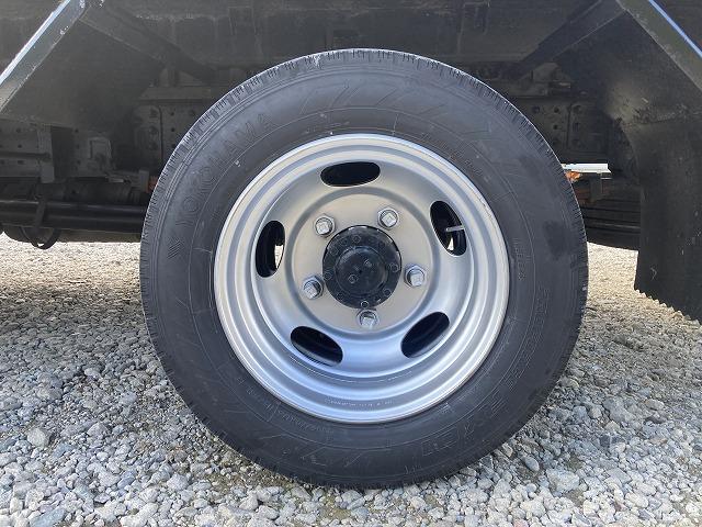 キャンター ２．６ｔ積・積載車・ラジコン・カスタム・５ＭＴ　２．６ｔ積・積載車・ラジコン・カスタム・ＮＥ０５（同年式）・メッキパーツ・ミツビシナビ・ＥＴＣ・ウィンチ・車検８年１０月まで・荷台内寸　Ｌ５７１０　Ｗ２０６０（42枚目）