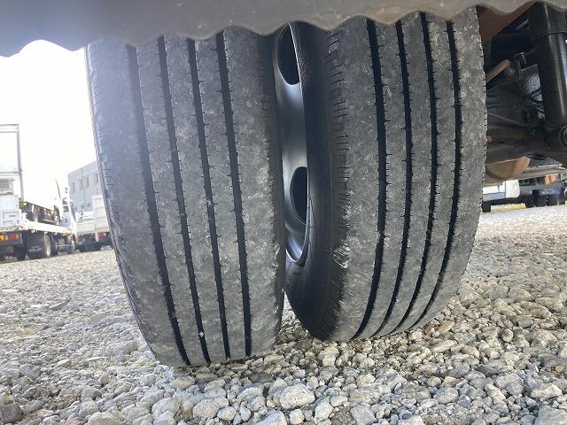 キャンター ２．６ｔ積・積載車・ラジコン・カスタム・５ＭＴ　２．６ｔ積・積載車・ラジコン・カスタム・ＮＥ０５（同年式）・メッキパーツ・ミツビシナビ・ＥＴＣ・ウィンチ・車検８年１０月まで・荷台内寸　Ｌ５７１０　Ｗ２０６０（44枚目）