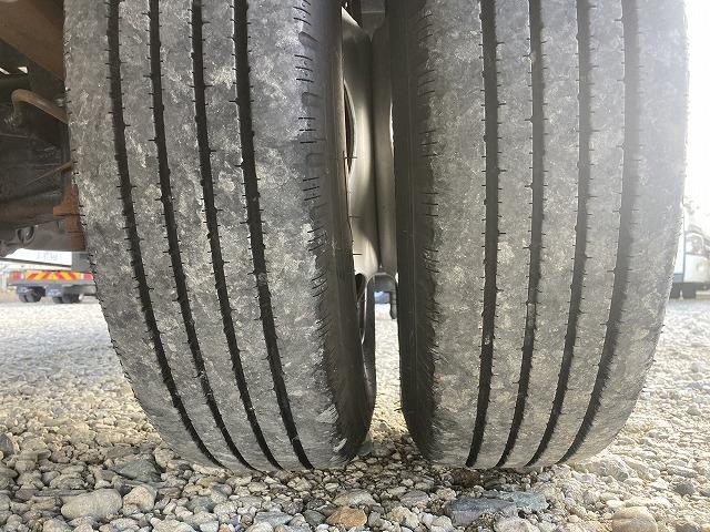 キャンター ２．６ｔ積・積載車・ラジコン・カスタム・５ＭＴ　２．６ｔ積・積載車・ラジコン・カスタム・ＮＥ０５（同年式）・メッキパーツ・ミツビシナビ・ＥＴＣ・ウィンチ・車検８年１０月まで・荷台内寸　Ｌ５７１０　Ｗ２０６０（45枚目）