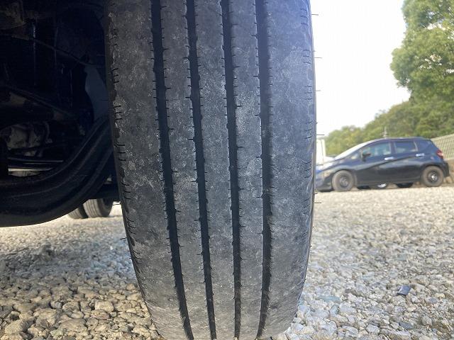 キャンター ２．６ｔ積・積載車・ラジコン・カスタム・５ＭＴ　２．６ｔ積・積載車・ラジコン・カスタム・ＮＥ０５（同年式）・メッキパーツ・ミツビシナビ・ＥＴＣ・ウィンチ・車検８年１０月まで・荷台内寸　Ｌ５７１０　Ｗ２０６０（46枚目）